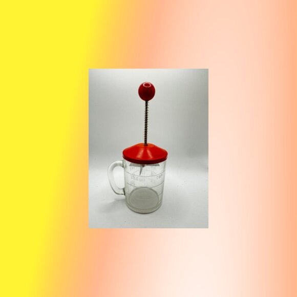 Vintage Style Hand Crank Egg Beater Mixer Red Lid Glass Measuring Cup - Picture 1 of 5